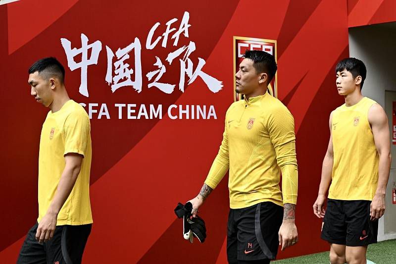 就收益方面来说，曼联仍是一棵摇钱树，但在竞争对手背后是中东基金的时代，若贾西姆能竞购成功，曼联可能会感受到他们将有更大的财力。